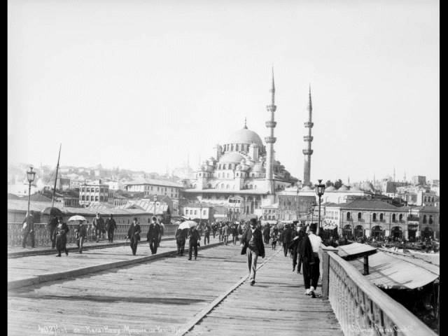 II. Abdülhamid, Osmanlı İmparatorluğu'nun 34. padişahı ve 113. İslam halifesidir. Bunalımlı bir dönemde tahta çıkan Abdülhamid, Batı'ya karşı dengeci, Doğu'ya karşı İslamcı politikalar izlemiş, ülke içinde mutlakiyeti güçlendirmiştir.Bu dönmede çekilmiş olan camilerin fotoğraf albümü İstanbul Tarih farkıyla arşivlerden çıkarılıp sizlere sunulmuştur.